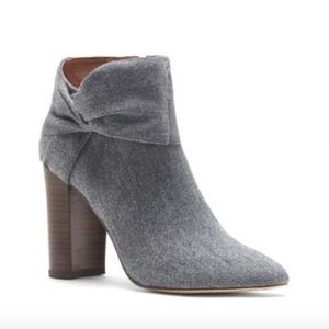 Like New LOUISE ET CIE Theron Ankle Booties 9.5 Worn 1x!